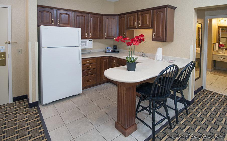 Holiday Inn Express Hotel & Suites Youngstown North-Warren/Niles By Ihg Room photo