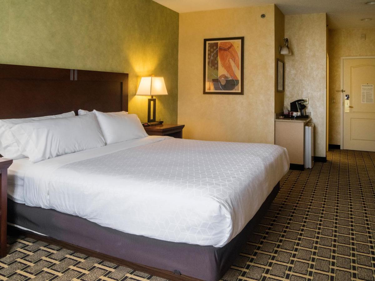 Holiday Inn Express Hotel & Suites Youngstown North-Warren/Niles By Ihg Exterior photo