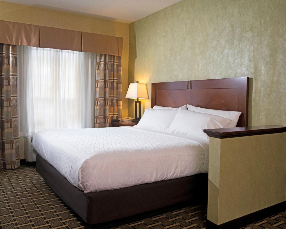 Holiday Inn Express Hotel & Suites Youngstown North-Warren/Niles By Ihg Exterior photo